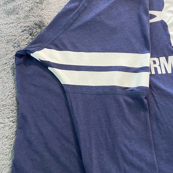 UNDER ARMOUR LONG SLEEVE MEDIUM SIZE TSHIRT - Picture 5 of 6